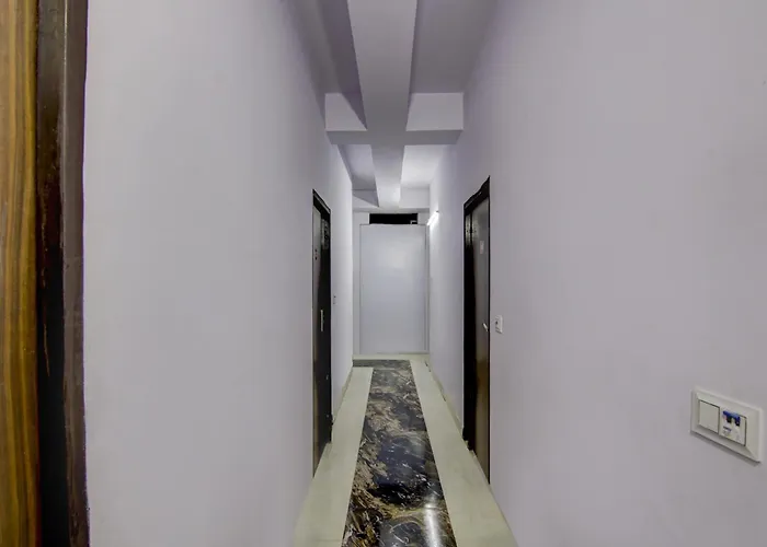 Hotel O Yadav Residency Near Nawada Metro Station