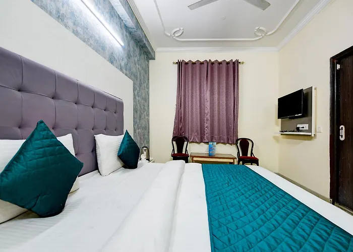 Room In Bb - Hotel Mayank Plaza-Near Igi Airport Terminal-3