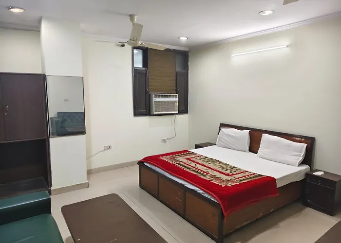 Hotel J Joy - Karol Bagh