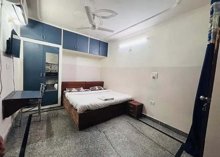 Hotel O Mehmaan Residency