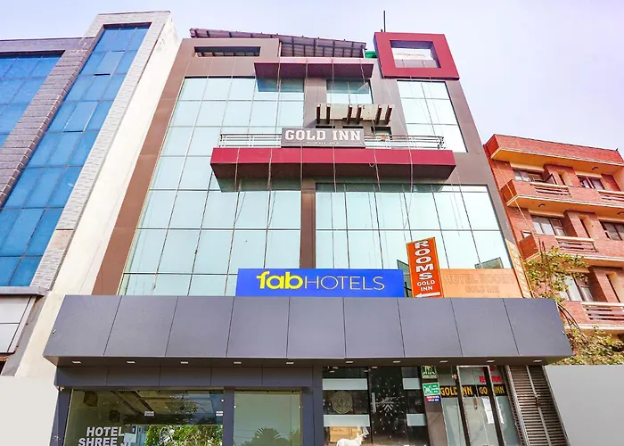 Fabhotel Gold Inn