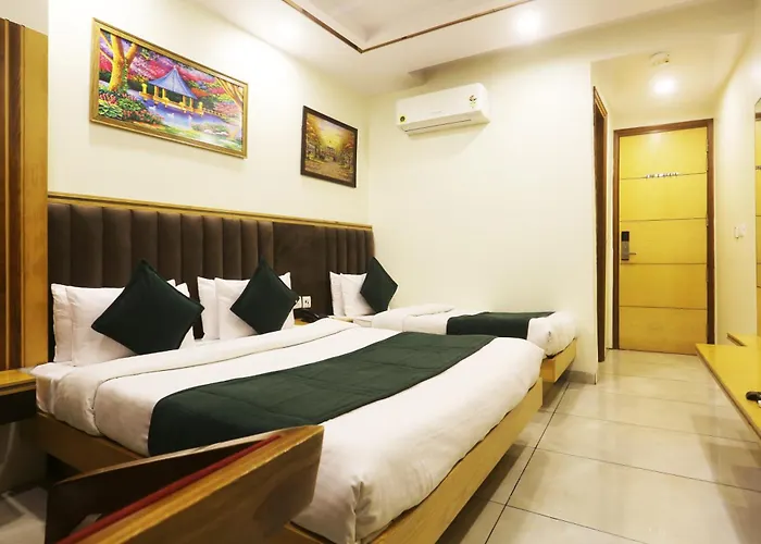 Hotel Aman Imperial Just A Minute Away From New Delhi Railway Station And Connaught Place