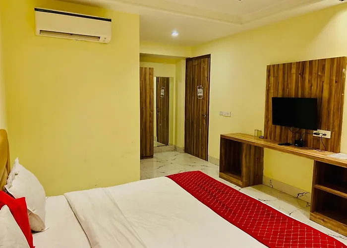 Goodluck House Near Terminal 3 Igi Airport