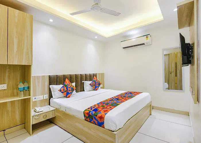 Fabhotel Luxury Inn Near Adarsh Nagar Metro