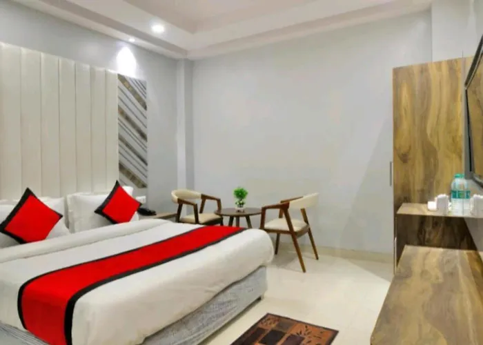 Pink City By Comfort Rooms