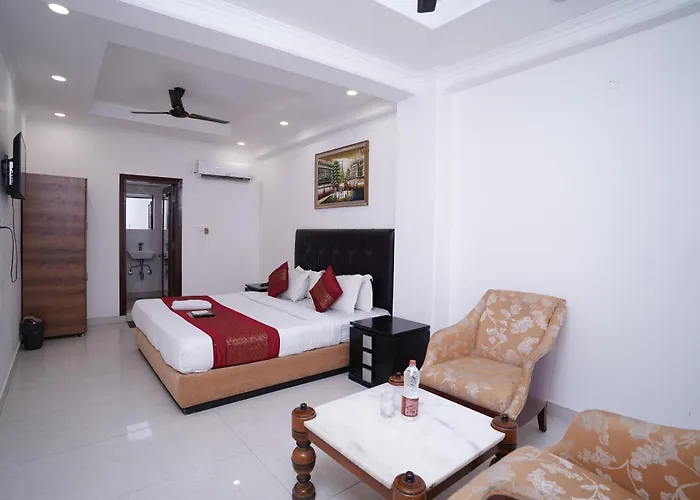 Hotel Moon Taj Near Yashobhoomi Convention Centre