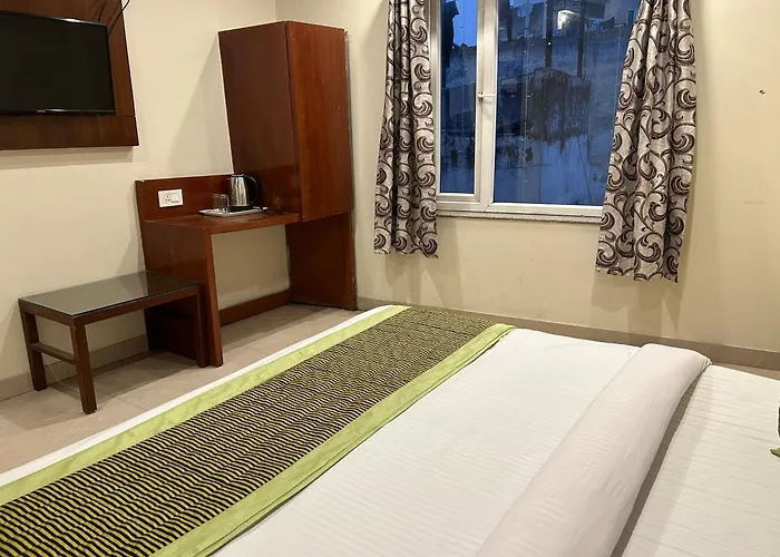 Hotel Saphire Dlx Near New Delhi Railway Station