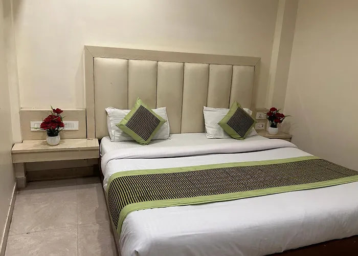 Hotel Sapphire Dx 1 Minutes Walking Distance From New Delhi Railway Station