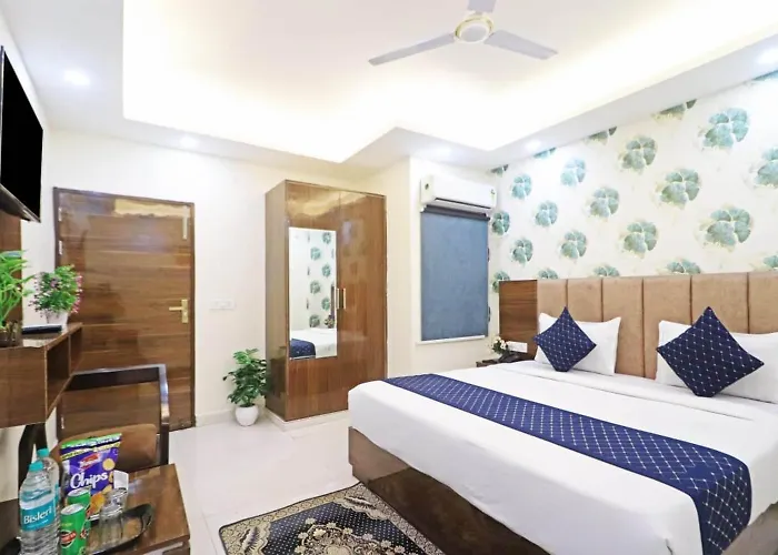 Hotel Vijaydeep Place Near Delhi Airport