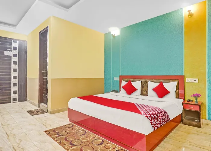 Hotel O Prince Home Stay Near Ambience Mall