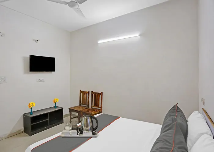 Hotel O Imperial Residency Near Dashrath Puri Metro Station