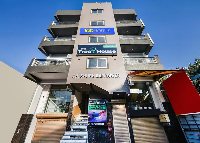 Fabhotel Tree House - Nr Yashobhoomi Convention Centre