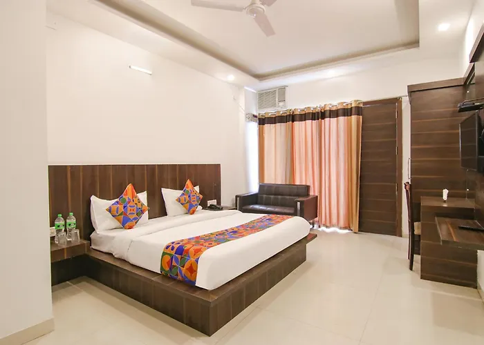 Fabhotel Aerosky Inn - Nr Yashobhoomi Convention Centre