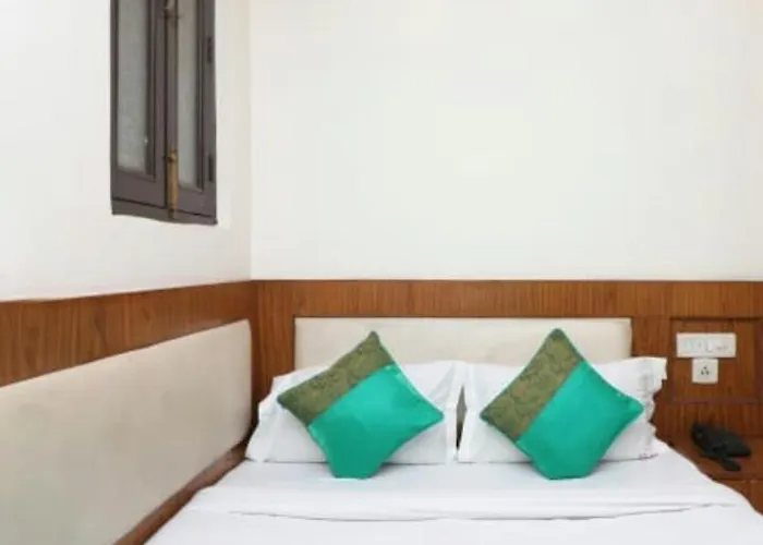 Deluxe Mahesh Inn Near New Delhi Railway Station