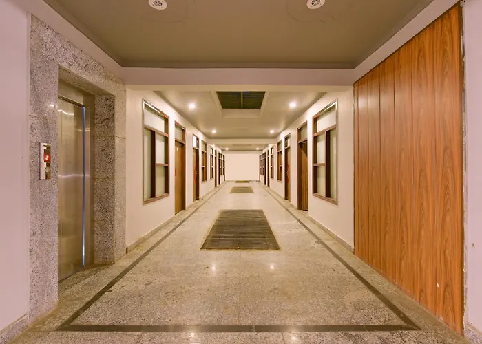Collection O 46143 Hotel Ratiram Palace