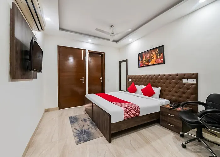 Hotel O Premium Rooms Chhatarpur