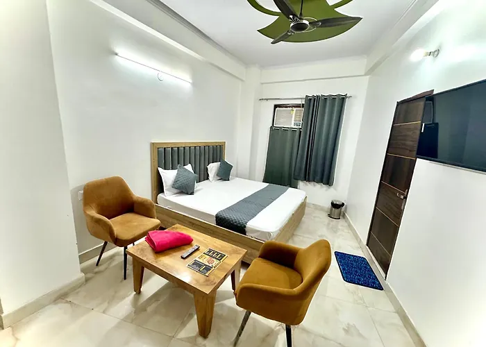 Hotel Comfort Inn, Mundka, New Delhi - Near Nangloi Metro Station