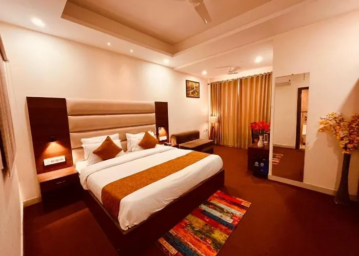 Hotel Golden Tower At Delhi Airport