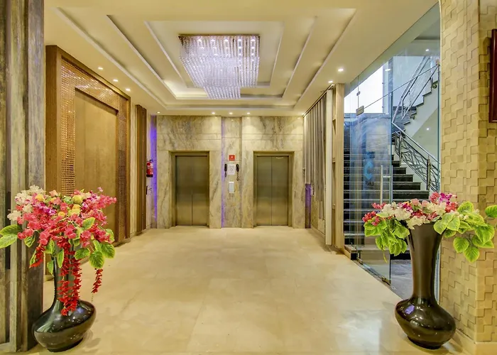 Townhouse Oak Hotel C Pearls