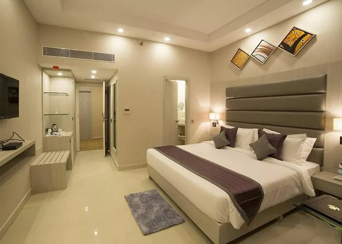 Hotel Saros Suites Near Delhi Airport By Gross Group