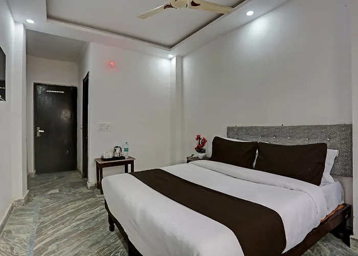 Hotel O Blue Moon Residency