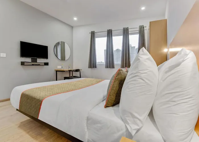 Hotel King Plaza Near Igi Airport