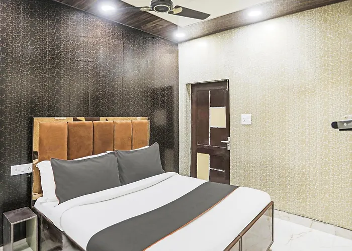 Hotel O Kashish Residency Near Model Town Metro Station