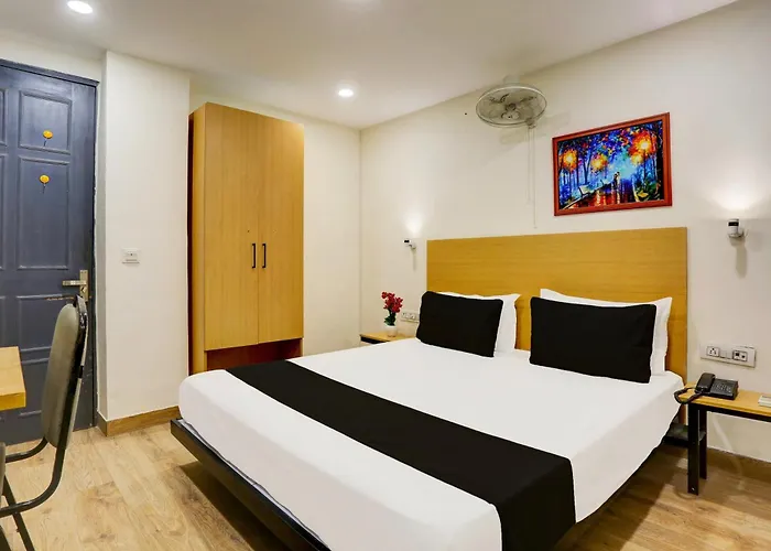 Super Hotel O Near Uttam Nagar East Metro