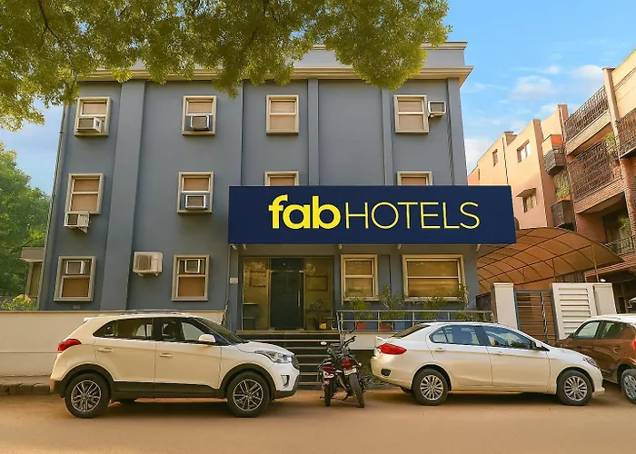 Fabhotel Lord Inn