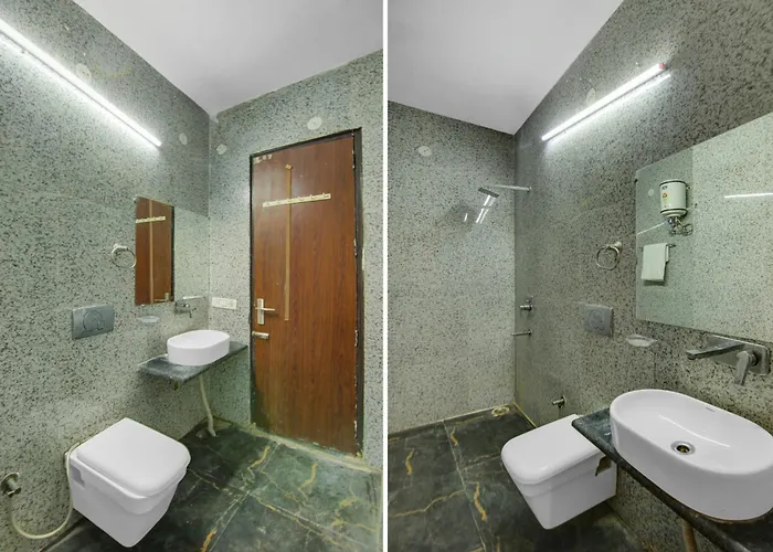 Hotel O The Arrow Near Uttam Nagar East Metro Station