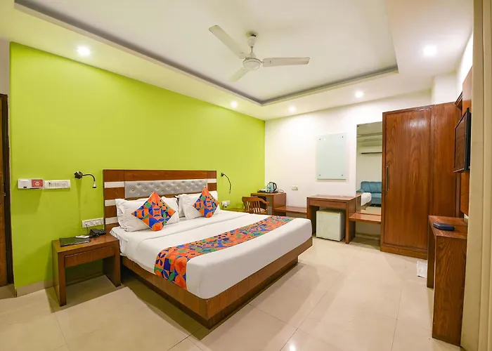 Fabhotel The Kings Plaza