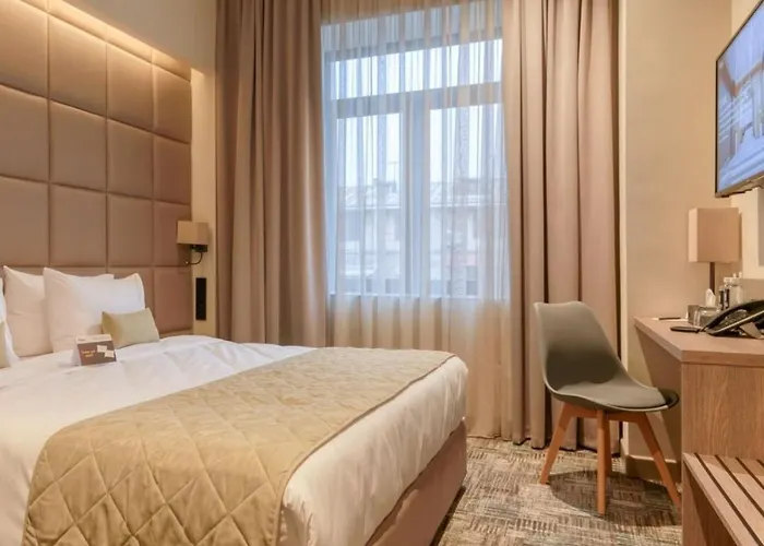 Hotel Glory Suites Near Delhi Internationl Airport