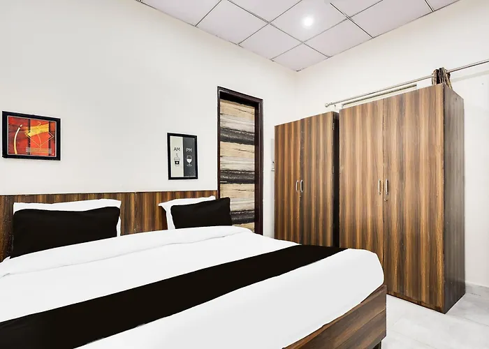 Super Hotel O 83167 Golden Key Inn