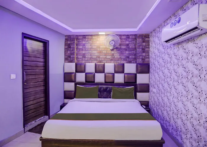 Oyo 81208 Hotel Terrene Empire