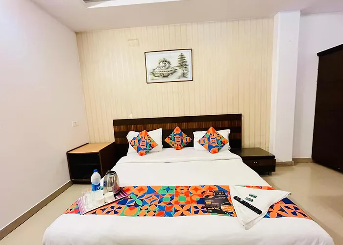 Hotel Redstone - Near Igi Airport