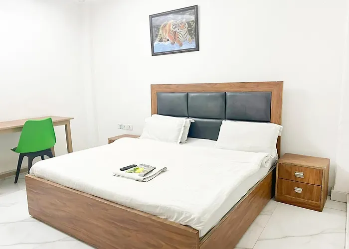Kerala Home Stay - Walk From Nizamuddin Railway Station