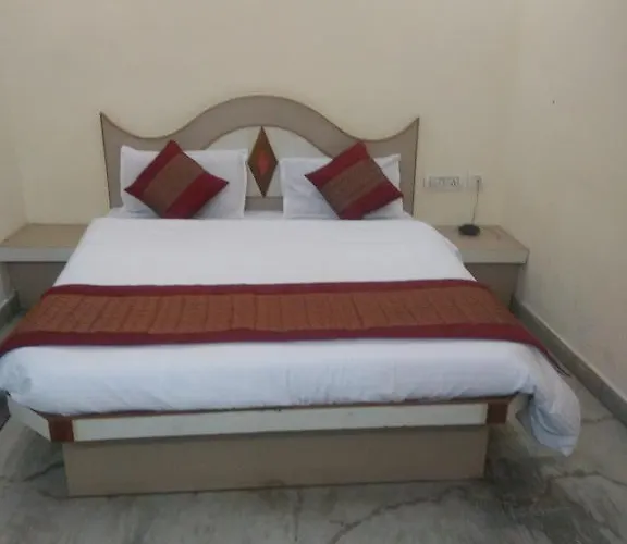 Hotel Gush International