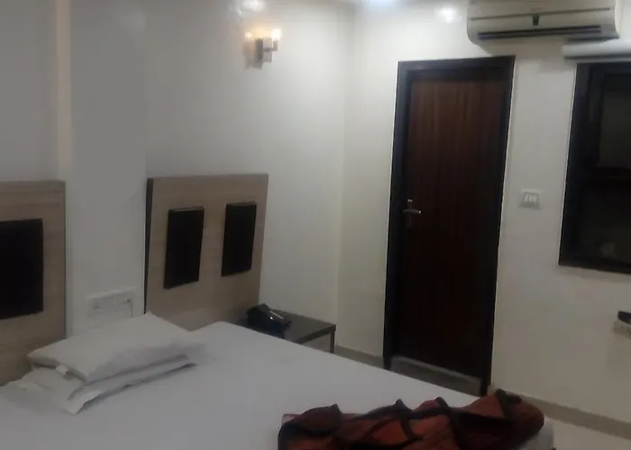 Hotel Poonam International