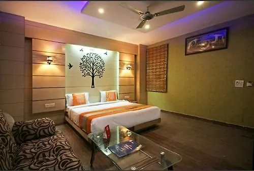 Hotel Raunak International