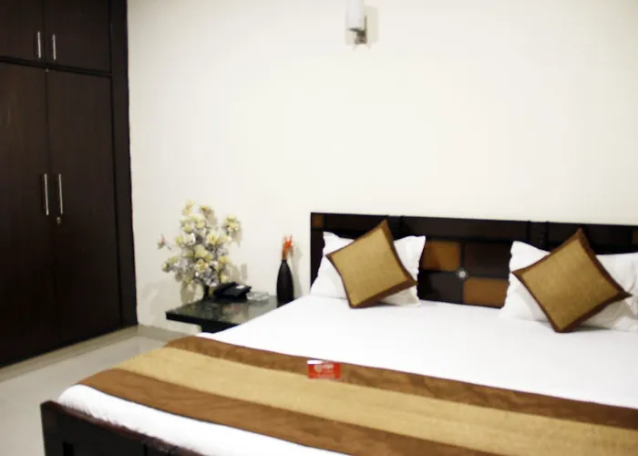 Oyo Rooms Hazrat Nizamuddin Railway Station 2