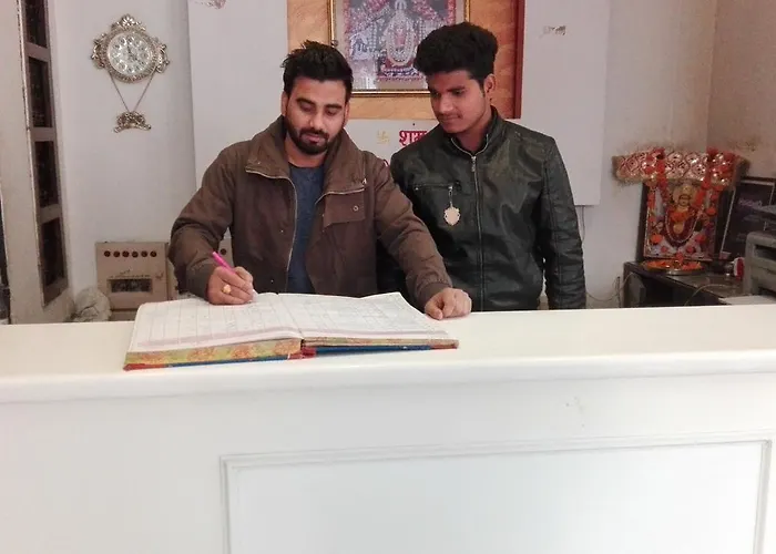 Hotel Delhi Empire Dx