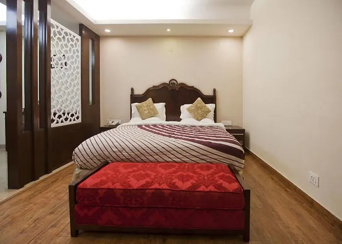 Oyo Premium Pitampura