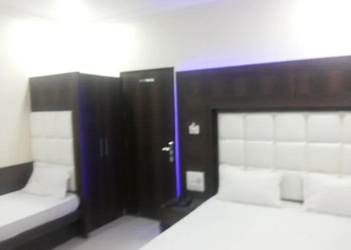 Hotel Pink City @ Opposite New Delhi Railway Station
