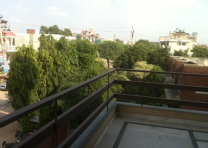 Urban Inn By Laurent & Benon - Dlf Phase 3