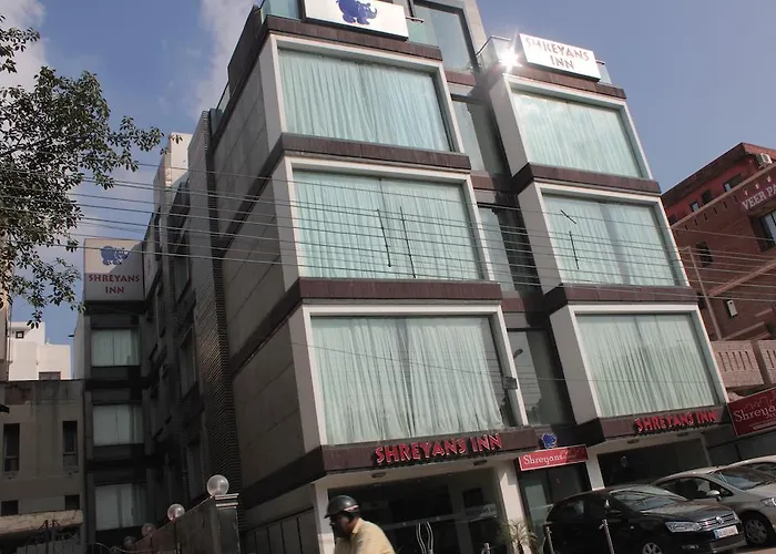 Shreyans Inn