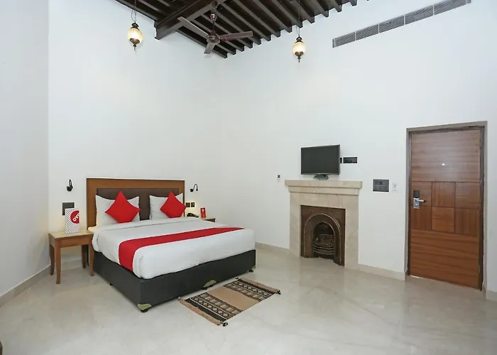 Oyo 738 Hotel Green Castle