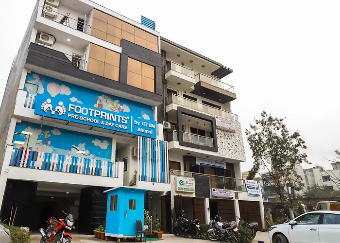 Oyo 28606 Kavya Residency