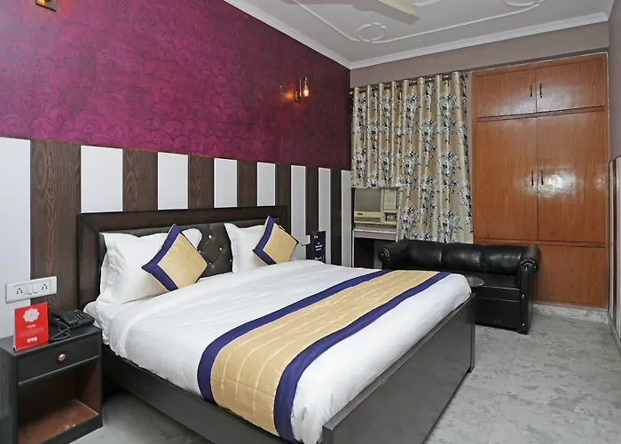 Oyo 11924 Jp Residency
