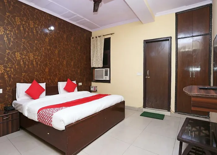 Oyo 37262 Akash Guest House