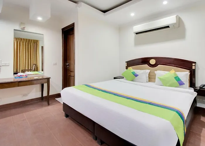 Hotel Kastor- Near Nehru Place- Gk 2- M Block Market-Gk Metro Station-Dr As Clinic